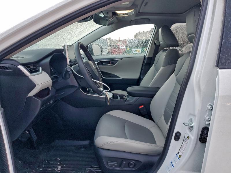 Фото 7 - TOYOTA RAV4