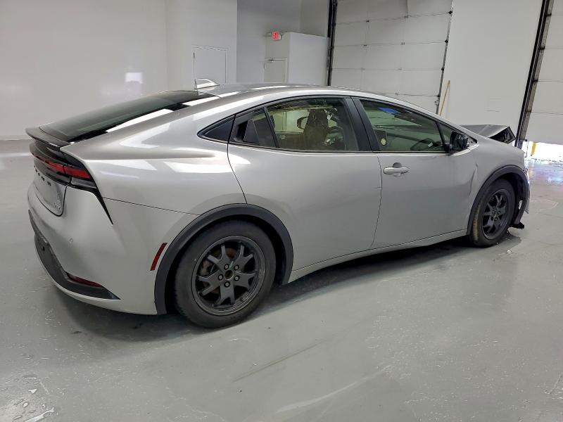 Фото 3 - TOYOTA PRIUS