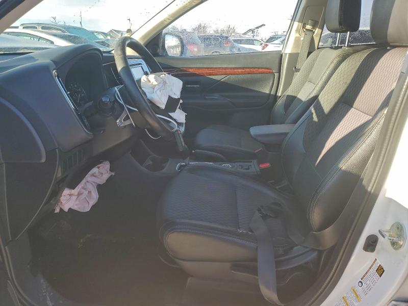 Фото 7 - MITSUBISHI OUTLANDER