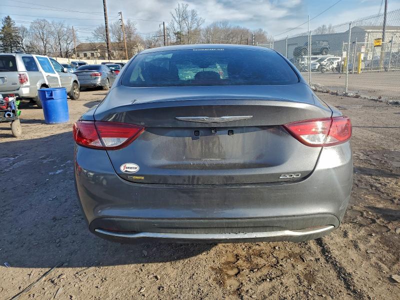 Фото 6 - CHRYSLER 200