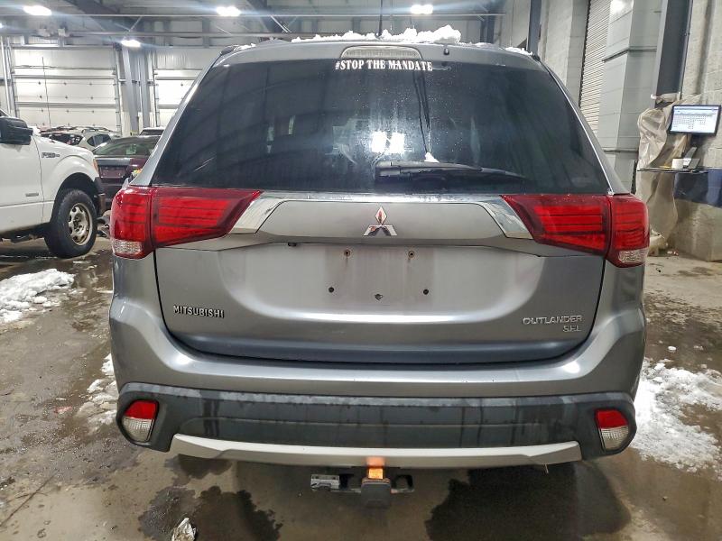 Фото 6 - MITSUBISHI OUTLANDER