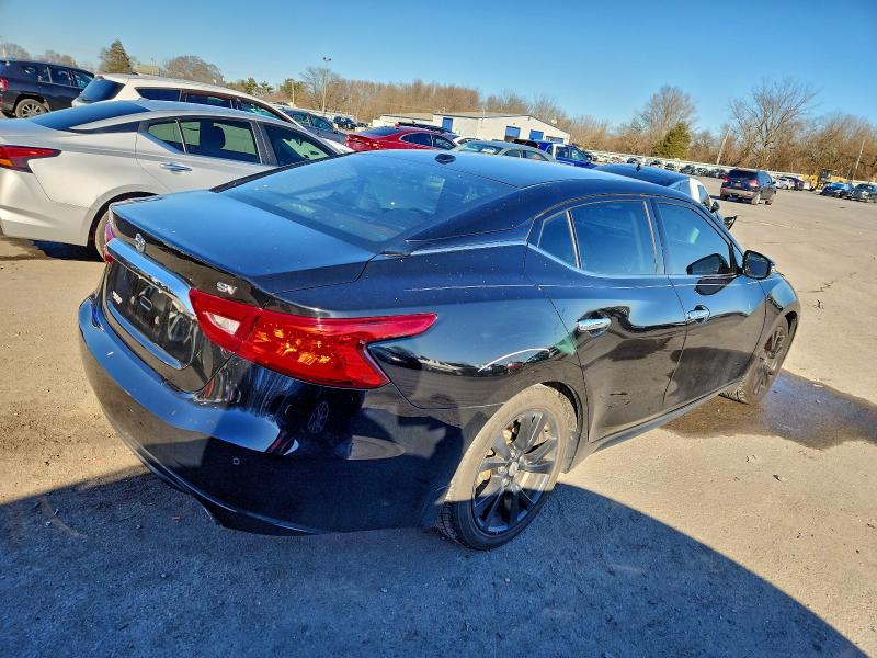Фото 3 - NISSAN MAXIMA