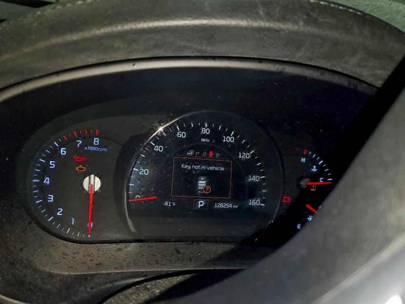 Фото 9 - KIA SORENTO