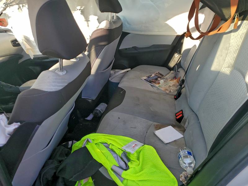 Фото 10 - TOYOTA PRIUS