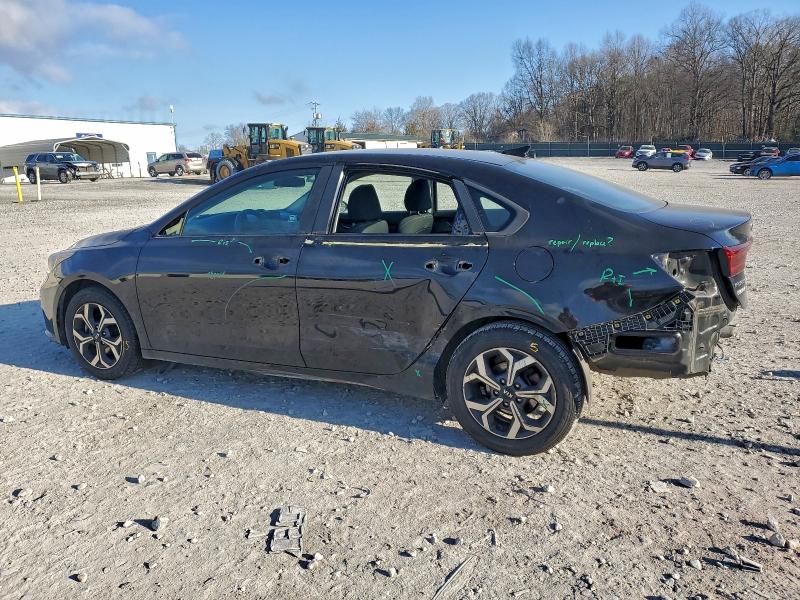 Фото 2 - KIA FORTE