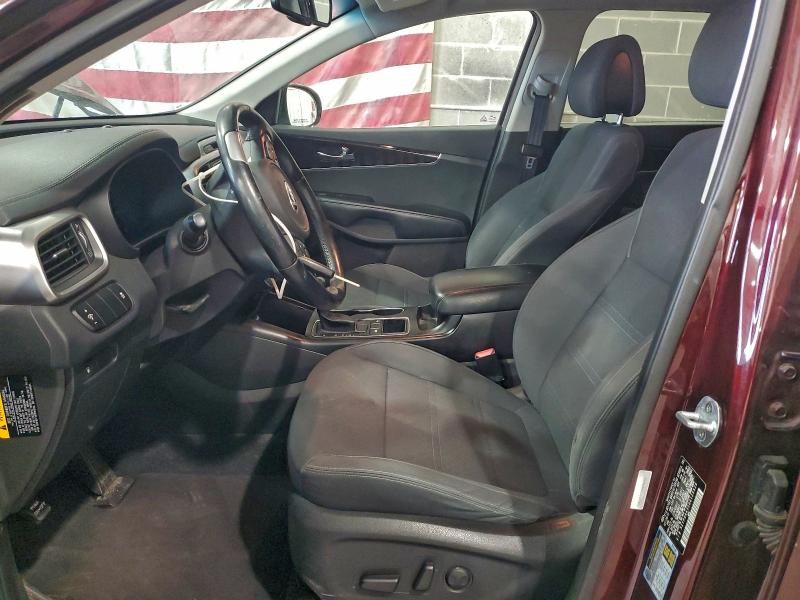 Фото 7 - KIA SORENTO