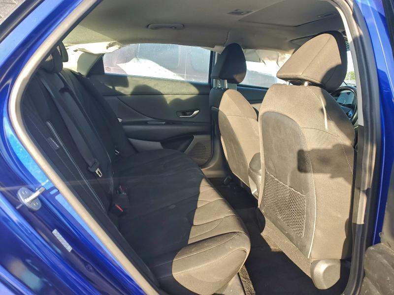 Фото 10 - HYUNDAI ELANTRA