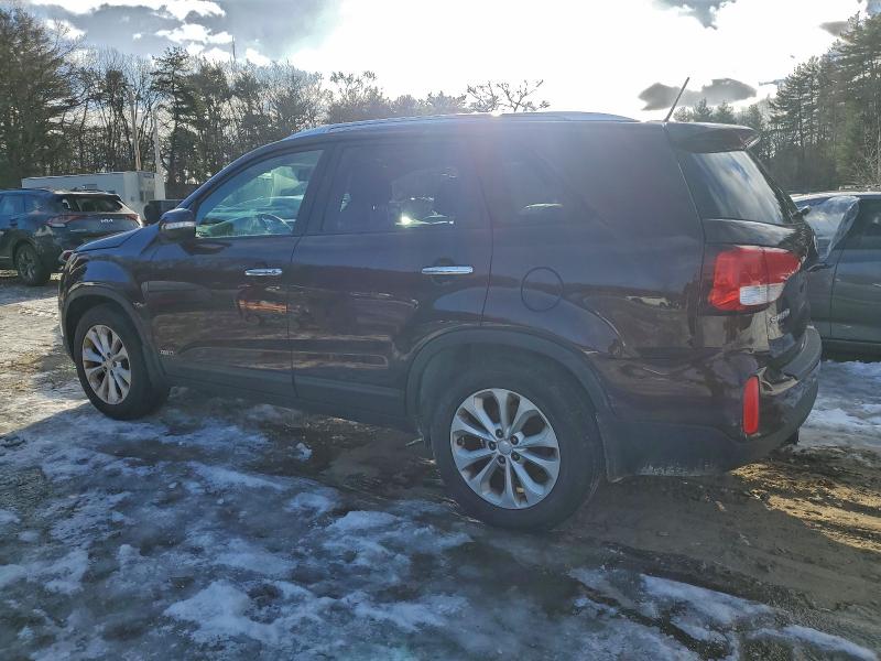 Фото 2 - KIA SORENTO