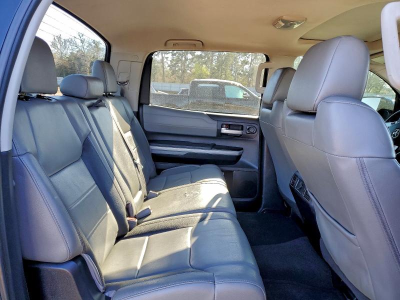 Фото 10 - TOYOTA TUNDRA