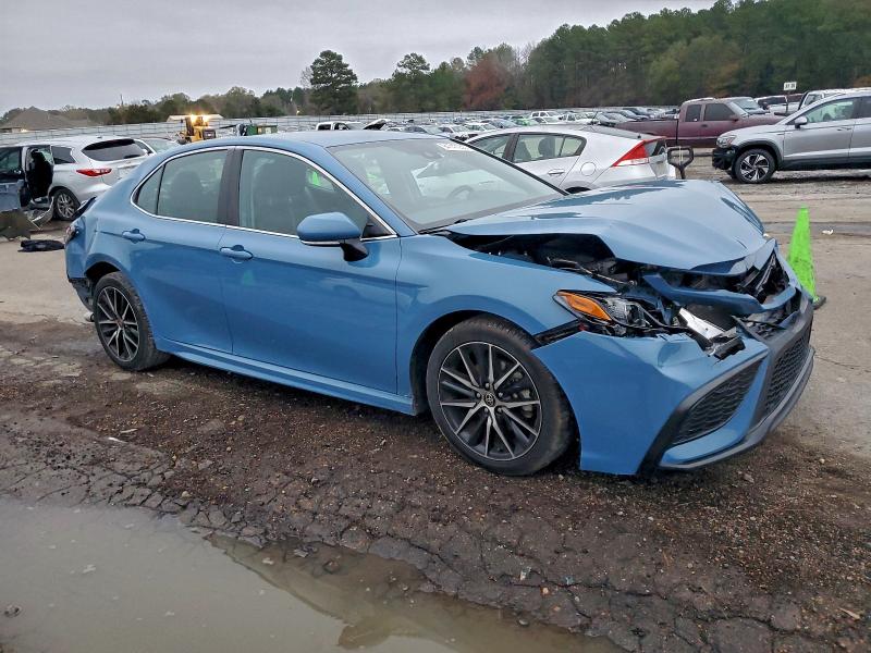 Фото 4 - TOYOTA CAMRY