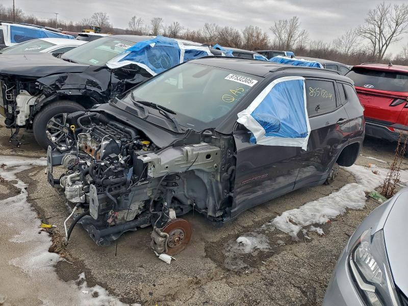 Фото 1 - JEEP COMPASS