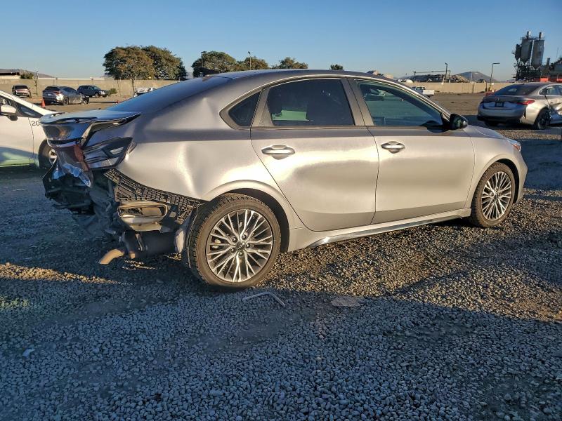 Фото 3 - KIA FORTE