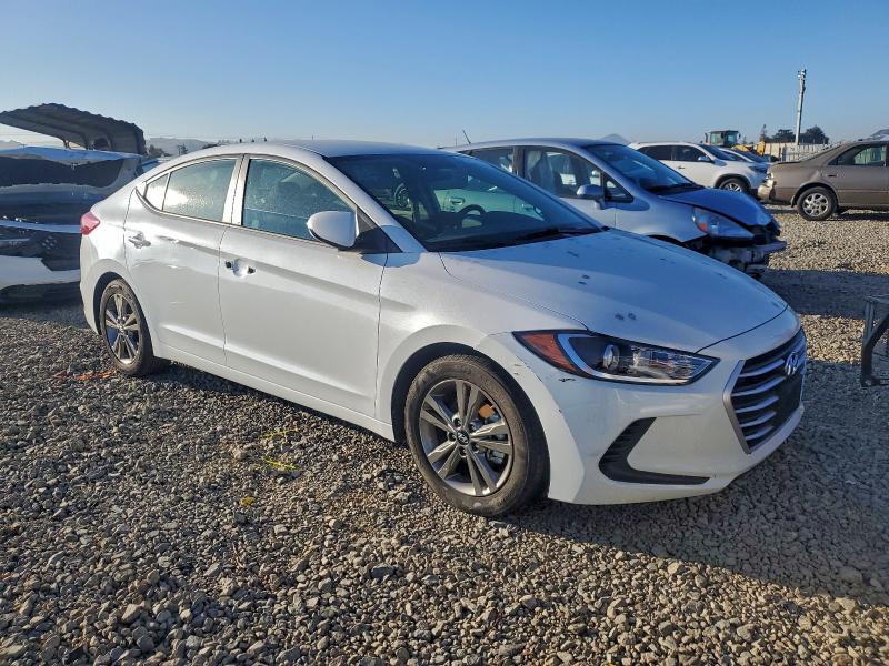 Фото 4 - HYUNDAI ELANTRA