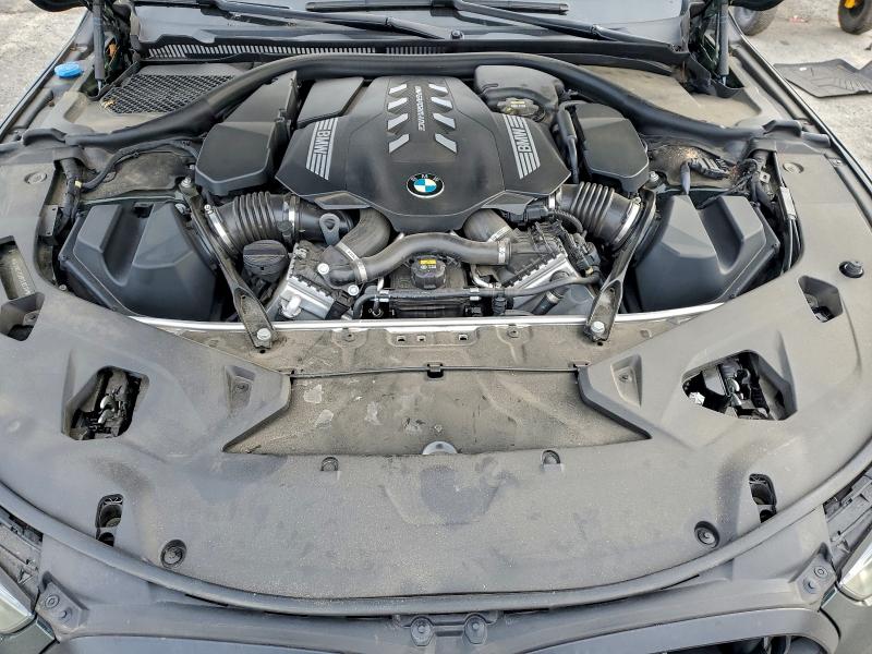 Фото 11 - BMW M8