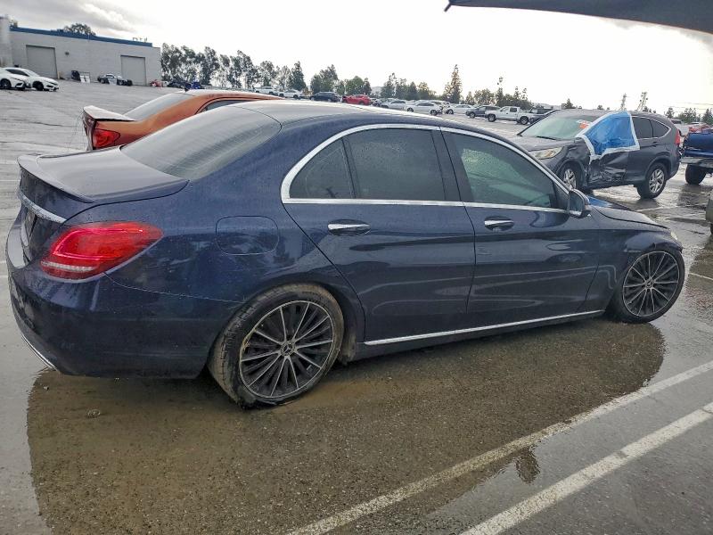 Фото 3 - MERCEDES-BENZ C-CLASS