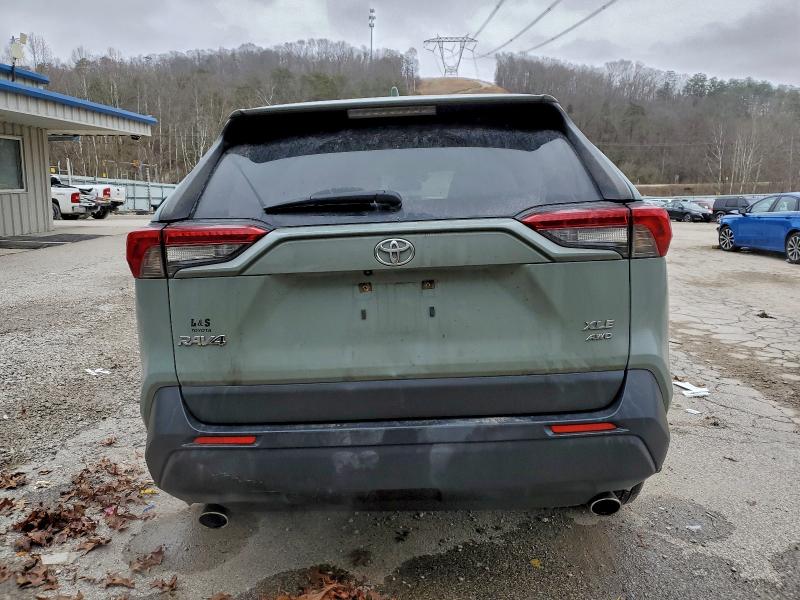 Фото 6 - TOYOTA RAV4