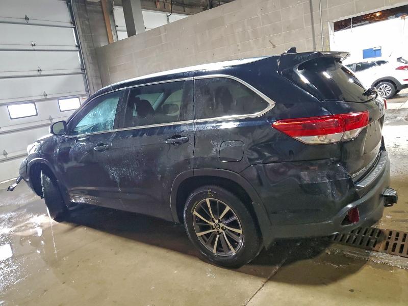 Фото 2 - TOYOTA HIGHLANDER