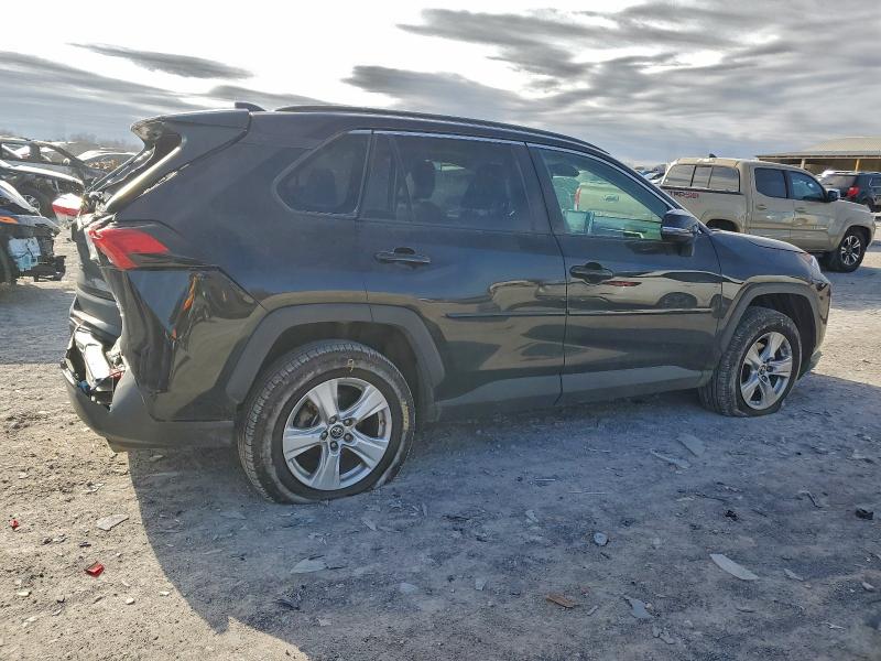 Фото 3 - TOYOTA RAV4