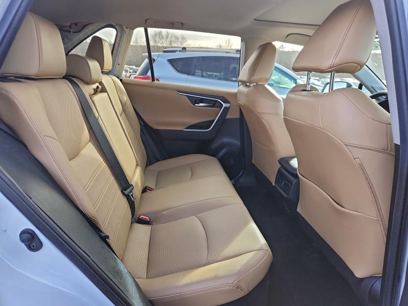 Фото 11 - TOYOTA RAV4