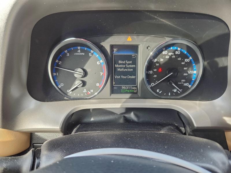 Фото 9 - TOYOTA RAV4