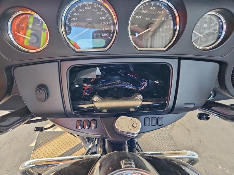 HARLEY-DAVIDSON FL 2024