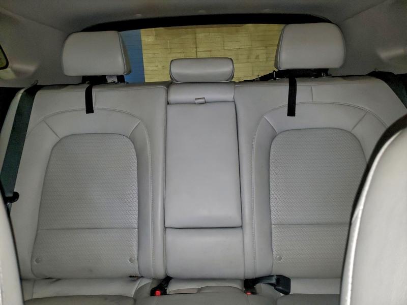 Фото 10 - HYUNDAI KONA