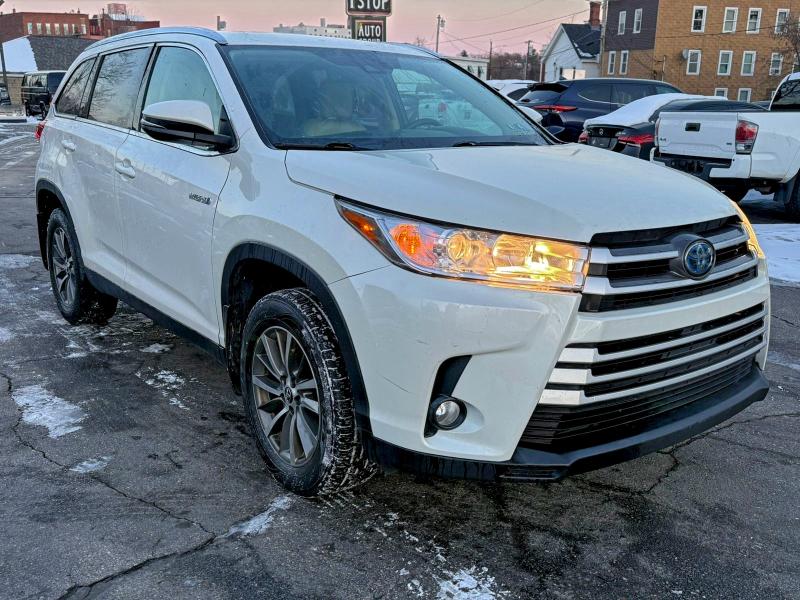 Фото 4 - TOYOTA HIGHLANDER