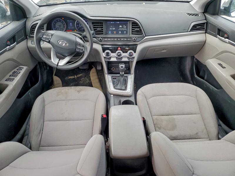 Фото 8 - HYUNDAI ELANTRA