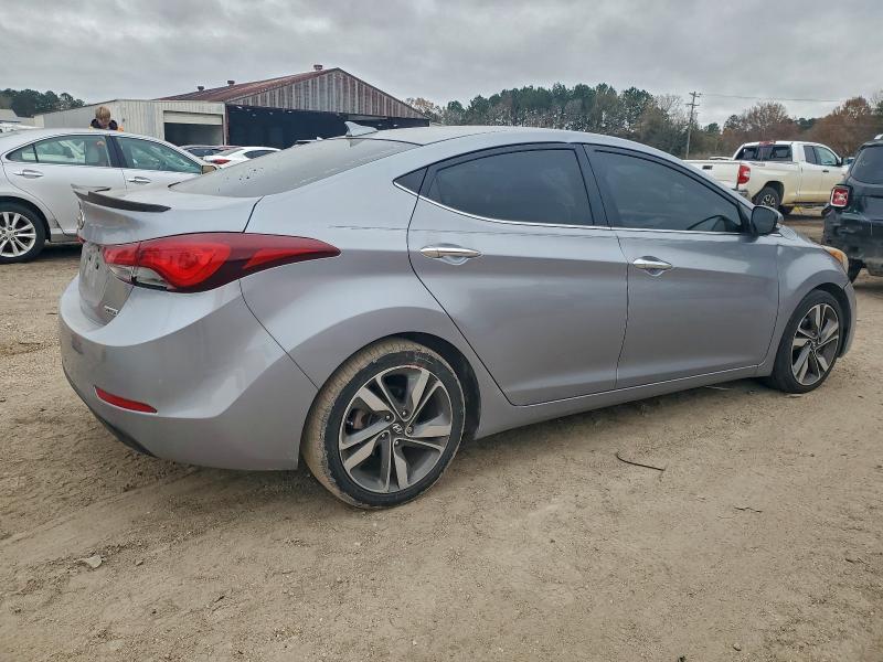 Фото 3 - HYUNDAI ELANTRA