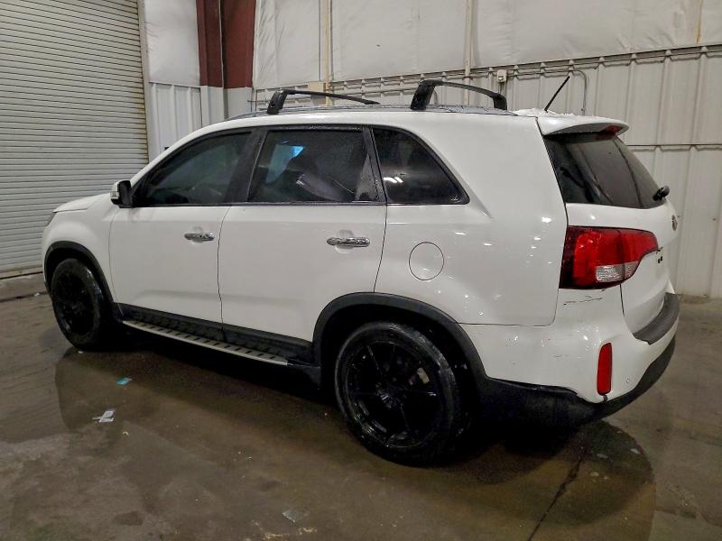 Фото 2 - KIA SORENTO