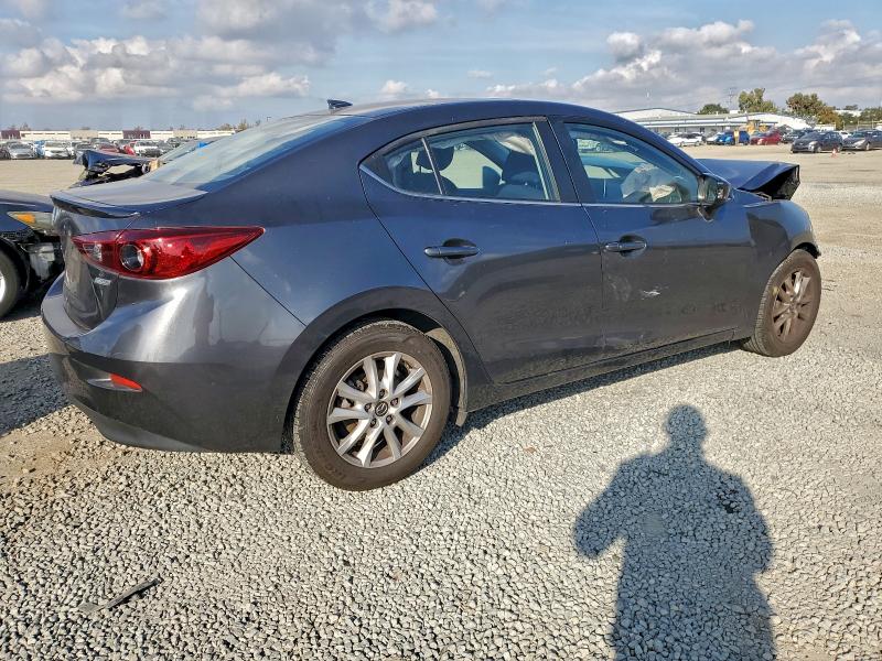 Фото 3 - MAZDA 3