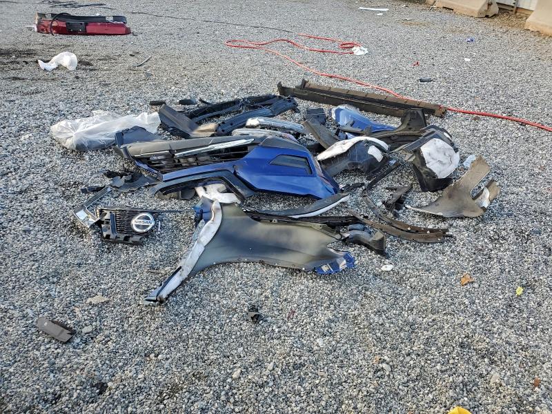 Фото 12 - NISSAN ROGUE