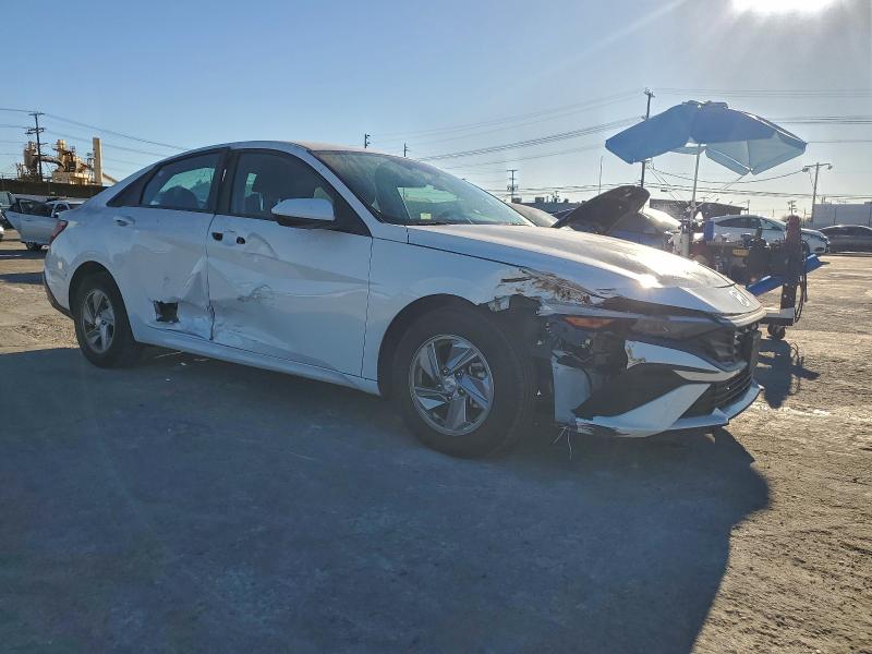 Фото 4 - HYUNDAI ELANTRA