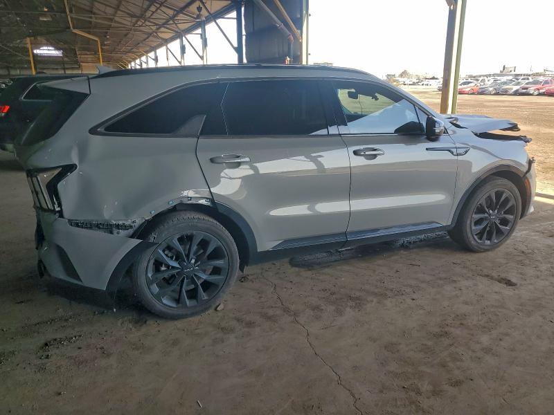 Фото 3 - KIA SORENTO