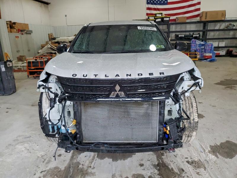 Фото 5 - MITSUBISHI OUTLANDER