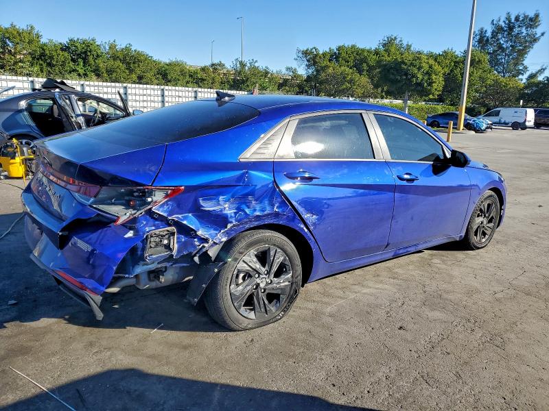 Фото 3 - HYUNDAI ELANTRA