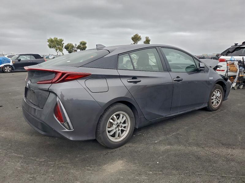 Фото 3 - TOYOTA PRIUS