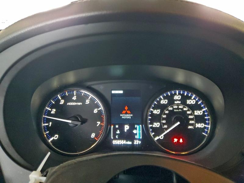 Фото 9 - MITSUBISHI OUTLANDER