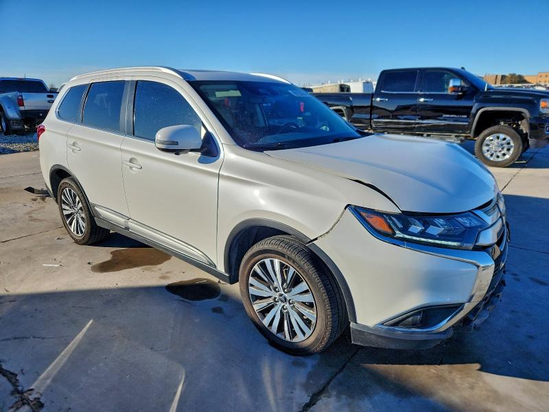 Фото 4 - MITSUBISHI OUTLANDER