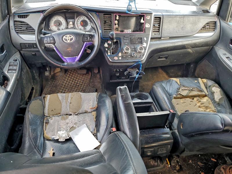 Фото 8 - TOYOTA SIENNA