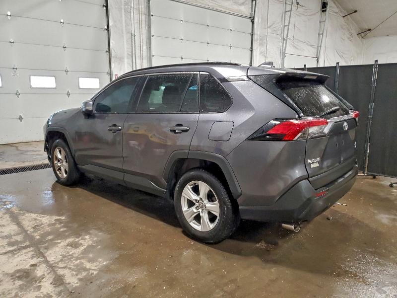 Фото 2 - TOYOTA RAV4