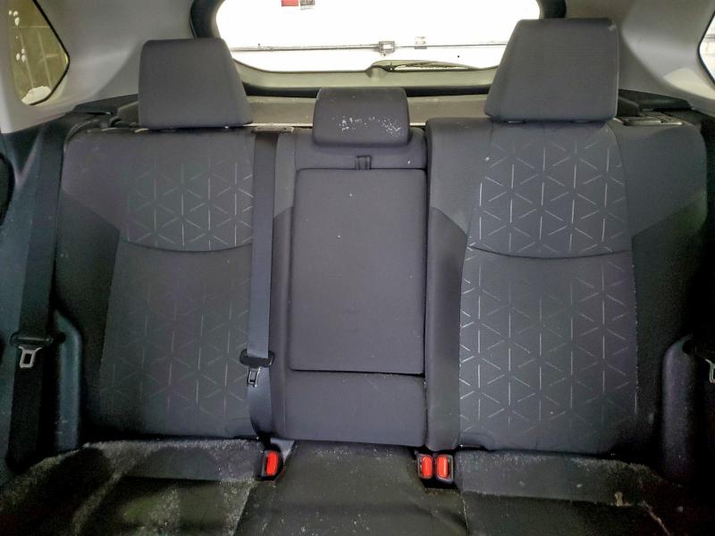 Фото 10 - TOYOTA RAV4