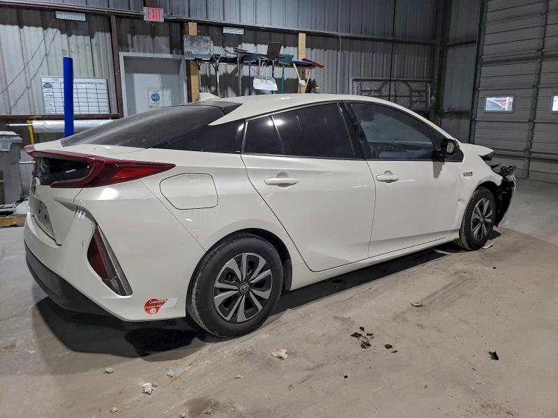 Фото 3 - TOYOTA PRIUS