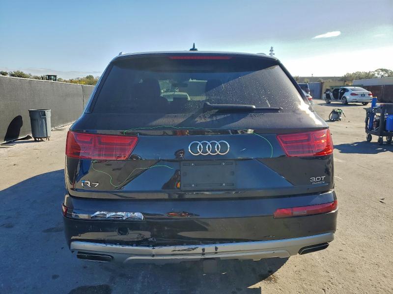 Фото 6 - AUDI Q7