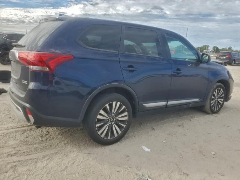 Фото 3 - MITSUBISHI OUTLANDER