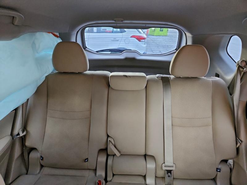 Фото 10 - NISSAN ROGUE