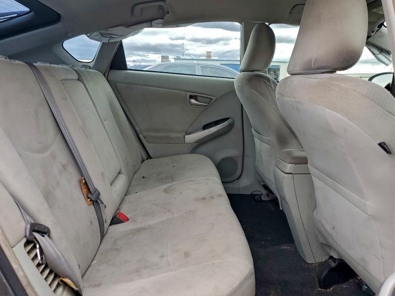 Фото 10 - TOYOTA PRIUS