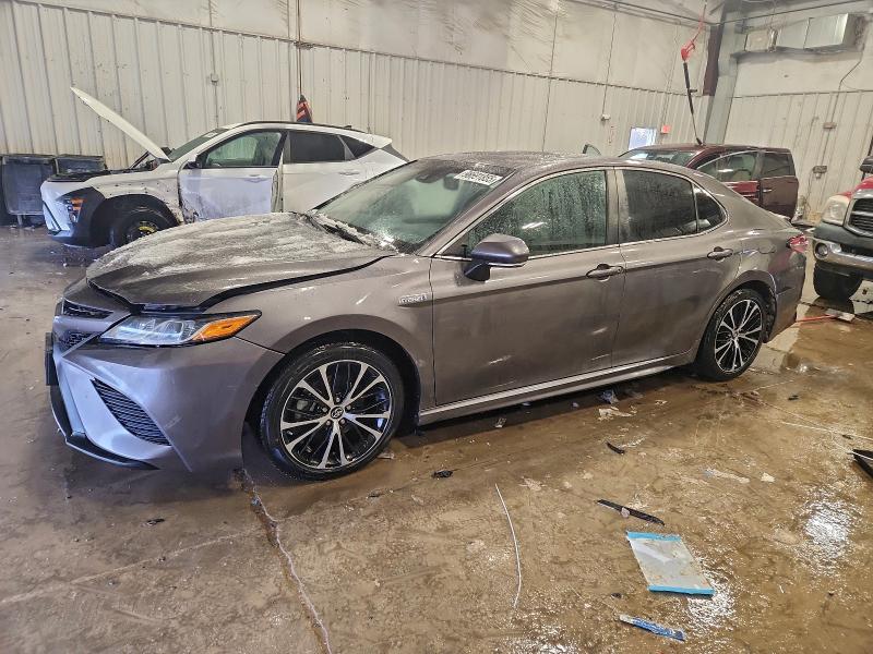 Фото 1 - TOYOTA CAMRY