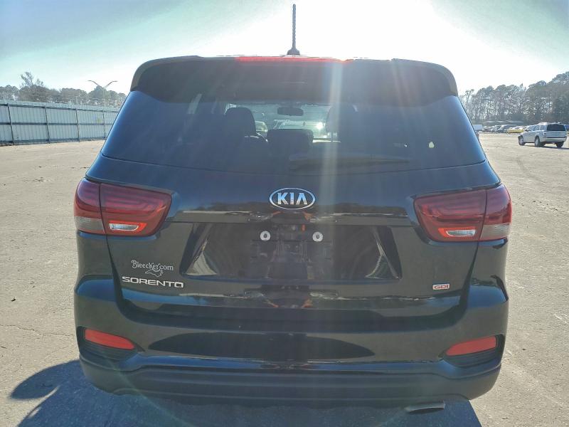 Фото 6 - KIA SORENTO