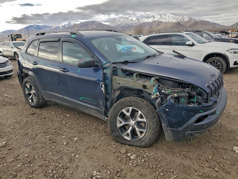 Фото 4 - JEEP CHEROKEE